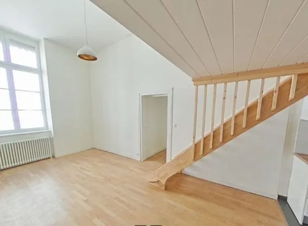 APPARTEMENT 3 PIECES // LYON 2 EME