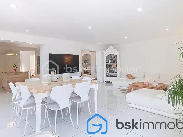 Maison 8 pièces 210 m²