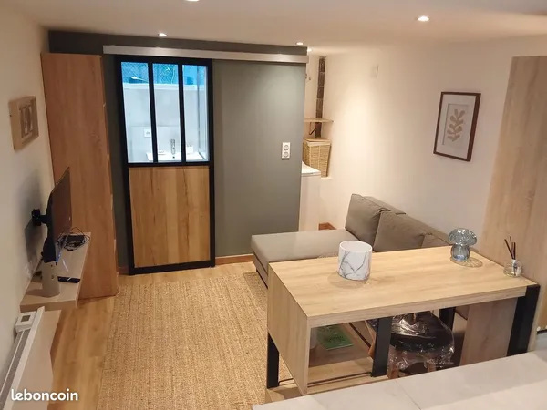 Thionville gare/autoroute studio neuf - Lumineux et Confortable avec Terrasse Privée