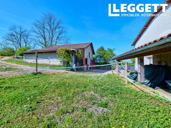 Grande maison 290 m² + maisonnette secondaire avec écurie sur 2,34 Ha de prairie