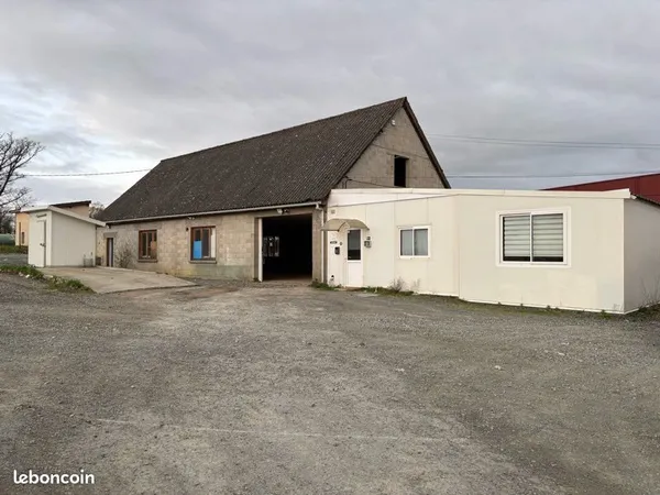 À LOUER - BÂTIMENT INDUSTRIEL / LOCAL PROFESSIONNEL 800 m² - BONNAT (23)