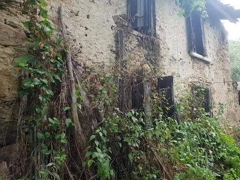 Réf: 10014*** Pyrénées, proche Andorre: Ancien corps de ferme/Bergerie en pierre de taille env. 160 