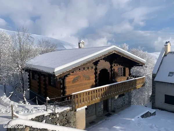 Chalet skis aux pieds 10 couchages - Fort rendement locatif - Pla d'Adet - 399900