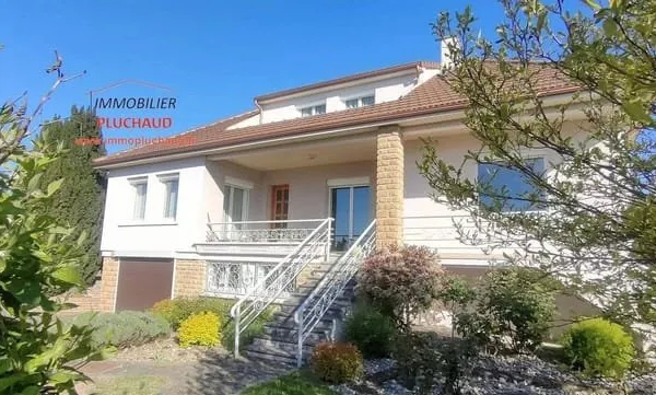 Maison 10 pièces 185 m²