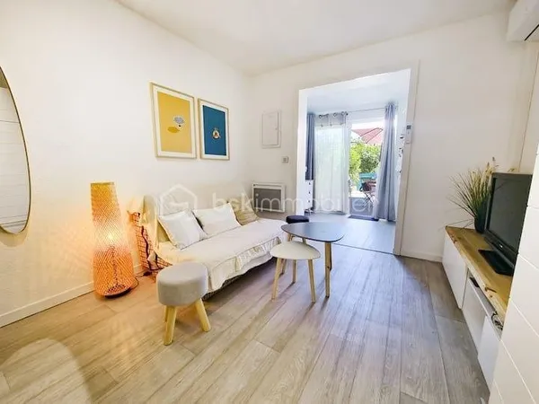 CHARMANT MAZET MEUBLE AVEC PISCINE AU COEUR DE BORMES LES MIMOSAS