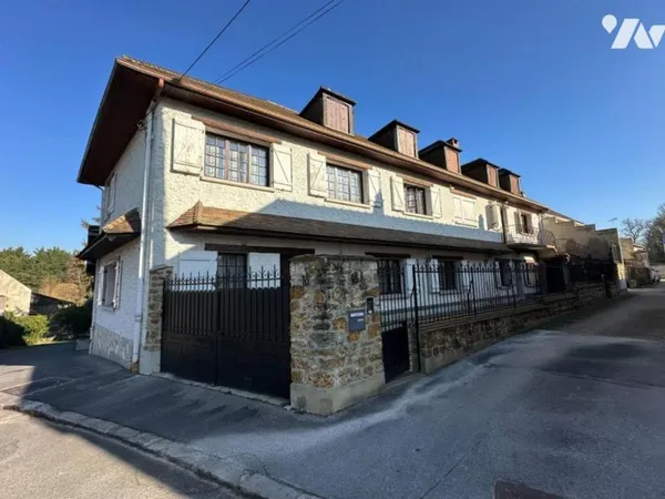 Maison 11 pièces 217 m²