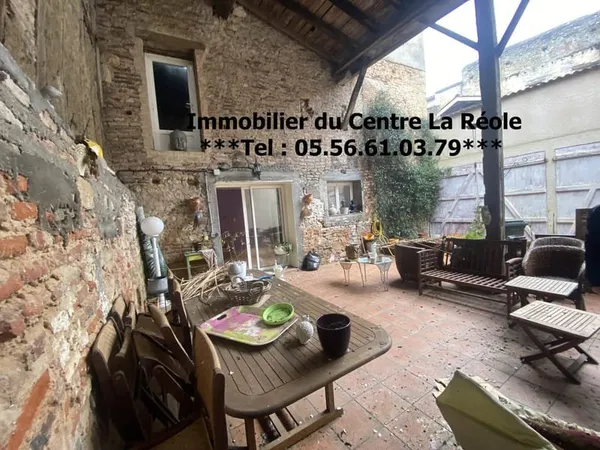 Grande maison de ville de 320 M2 avec 6 chambres et cour sem