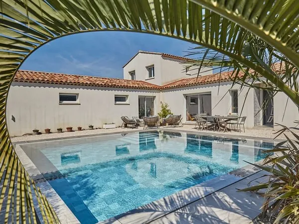 Maison spacieuse à vendre à Vernègues - Exclusivité ERA ACTION IMMOBILIER 2
