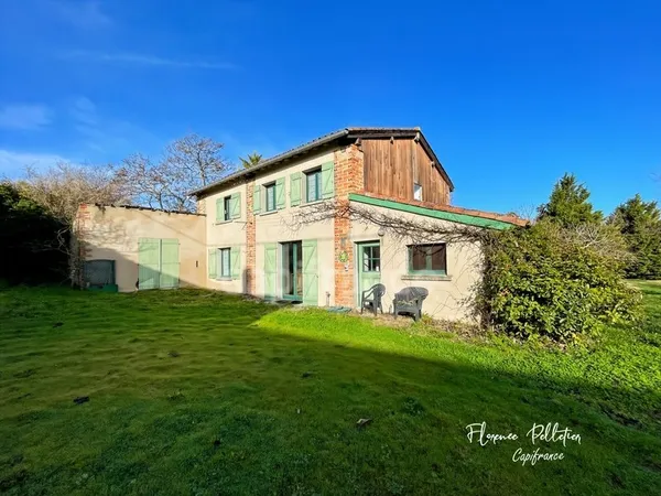 A vendre 2 maisons au prix d'une avec grand terrain et fort potentiel entre Revel (31) et Cuq-Toulza