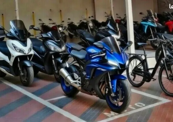 Parking gare Bourg en Bresse Moto, scooter, vélo
