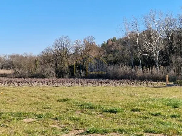 À Gignac, terrain de 684m2 en vente à 180000 EUR