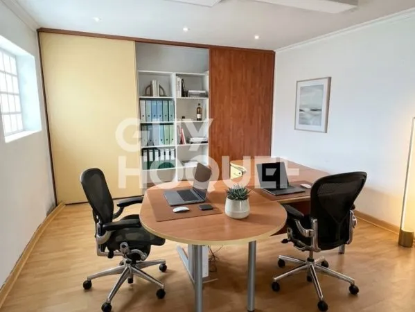commerce et Maison à vendre à Baud - 6 pièces, 266 m², travaux à prévoir