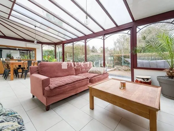 Maison de plain-pied 5 pièces 141 m²