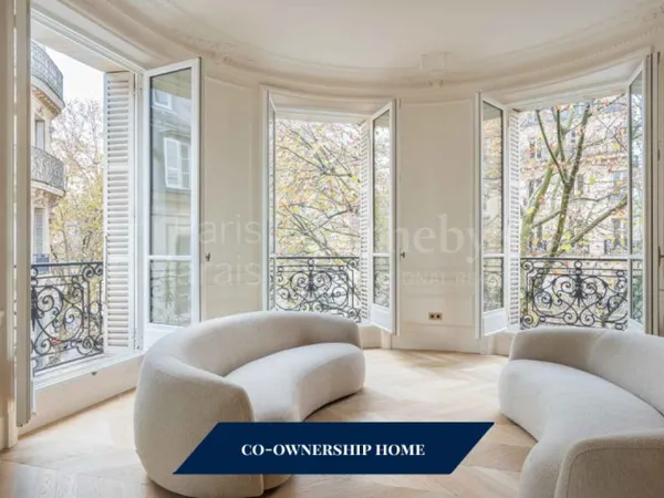 Paris 7ème - Solférino. Appartement d'exception en résidence partagée.