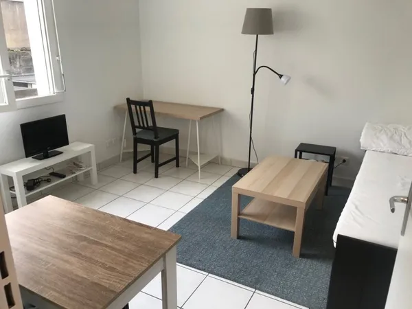 Loue appartement T1 meublé équipé 21m² - Centre ville Nantes (44)