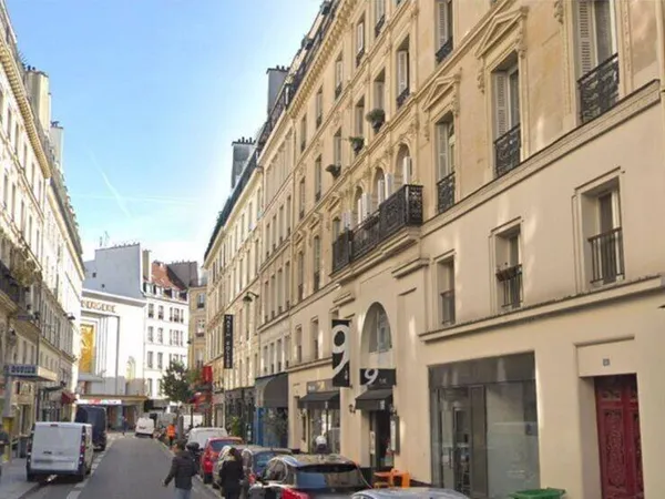 Local 83 m²