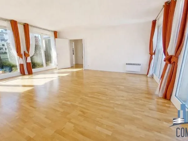 RARE Faubourg de l'Arche - 105 m² seul sur palier, terrasse