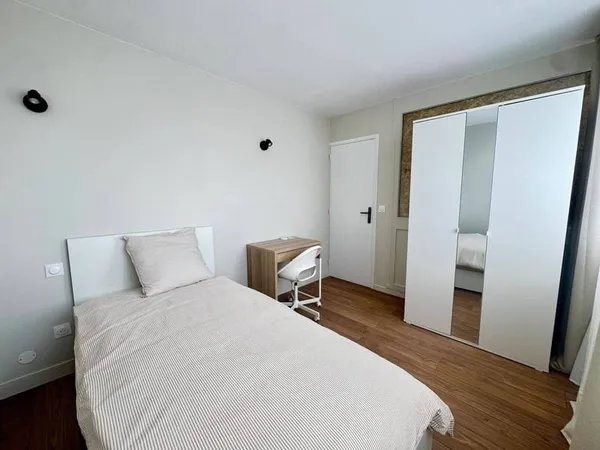 Appartement 8 pièces 9 m²