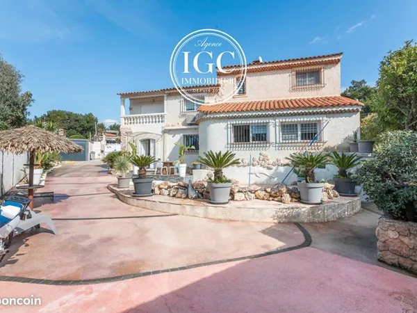 Propriété 6 pièces 230 m²