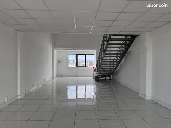 Bureaux institut de beauté 119 m²