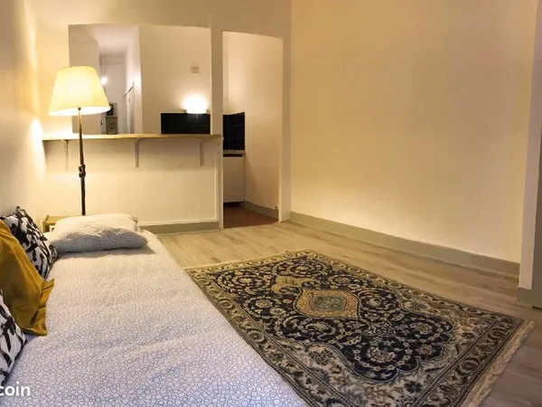 Meublé de 22 m2 Métro Place Guichard