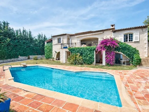 Maison 9 pièces 280 m²