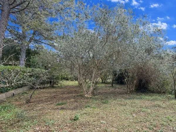 Terrain constructible 525 m²