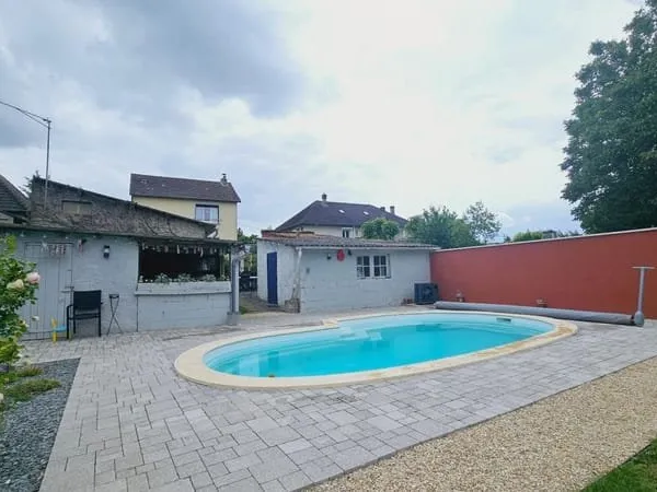 BOURGES MAISON 98.4M² ET APPARTEMENT 44.4M² PISCINE JARDIN GARAGE