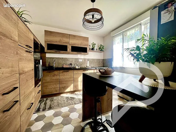 Maison 7 pièces 140 m²