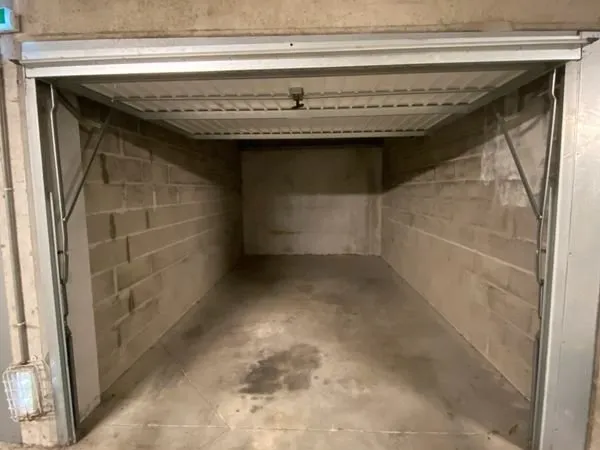 Location - Parking-box disponible à ANGERS