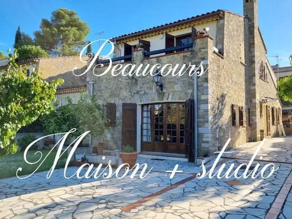 Sanary-sur-Mer à Beaucours, maison de 3 chambres + dépendance
