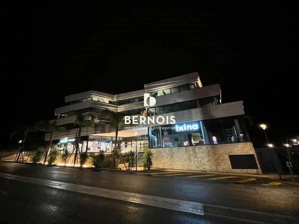 Bureaux 183 m²