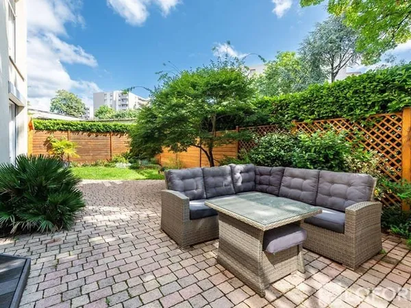 Appartement 8 pièces 157 m²