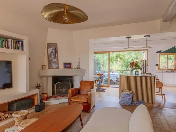 Maison de ville rénovée avec garage et jardin - la Genette