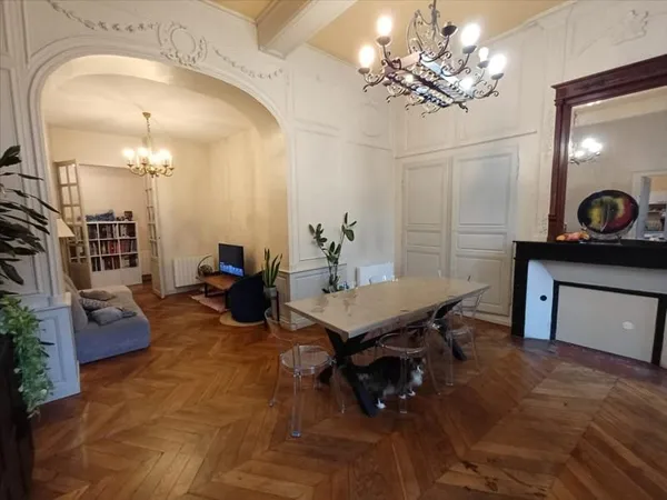 Bel appartement 105m² - terrasse 80m² & stationnement couvert - RIOM CENTRE