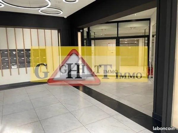 Bureaux 300 m²