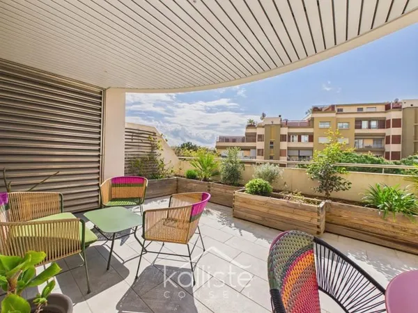 T2 avec grande terrasse et parking - Ajaccio Sanguinaires
