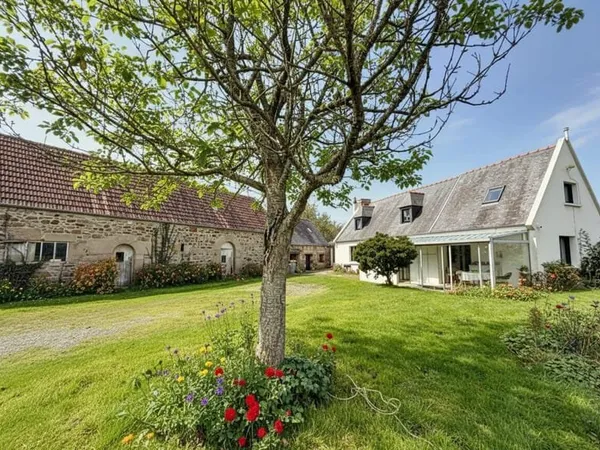 Maison de charme à Pleumeur-Bodou et sa belle endormie !
