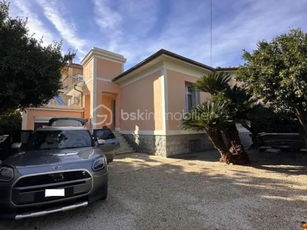 Maison individuelle rénovée - Nice Ouest - Proche Aéroport & Promenade des Anglais