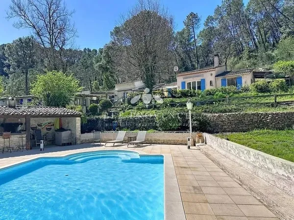 Maison 14 pièces 320 m²