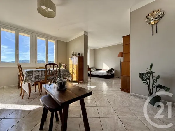 Appartement 4 pièces 75 m²