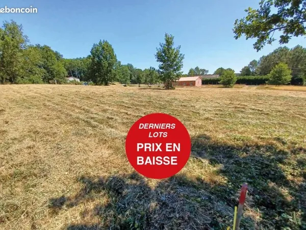 Terrain 1 333 M2 intégralement constructible - Montguyon