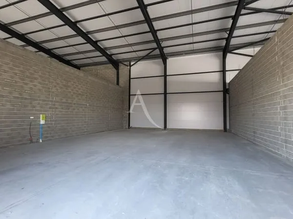 Local commercial 205 m²