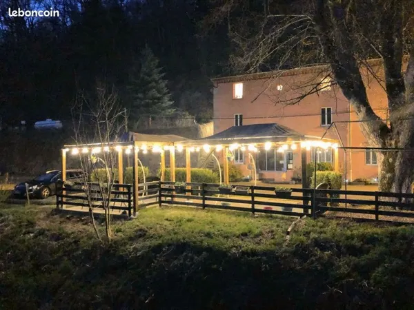 Batisse de caractère avec activité d'accueil en Auvergne