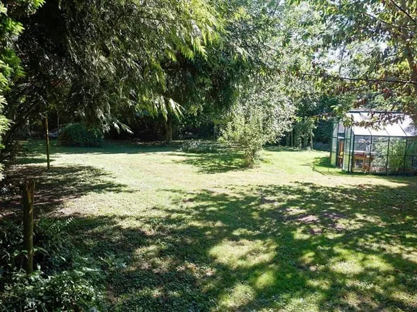 Terrain constructible 848 m²