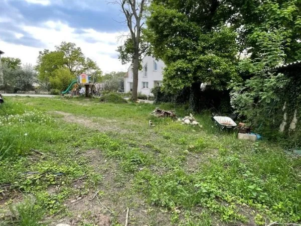 Terrain à bâtir de 405 m² à MERY-SUR-OISE (95)