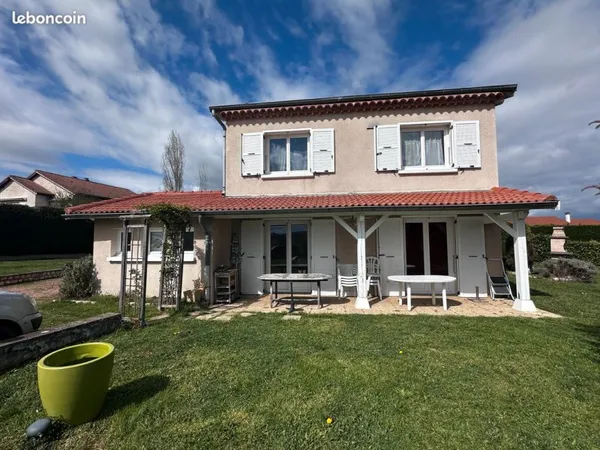 Boisset, 4 kms de St Marcellin villa 5P+c avec grand terrain