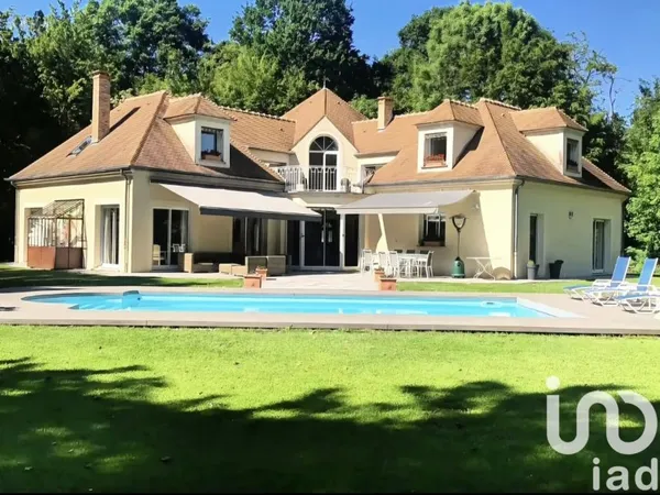 Maison 8 pièces 300 m²