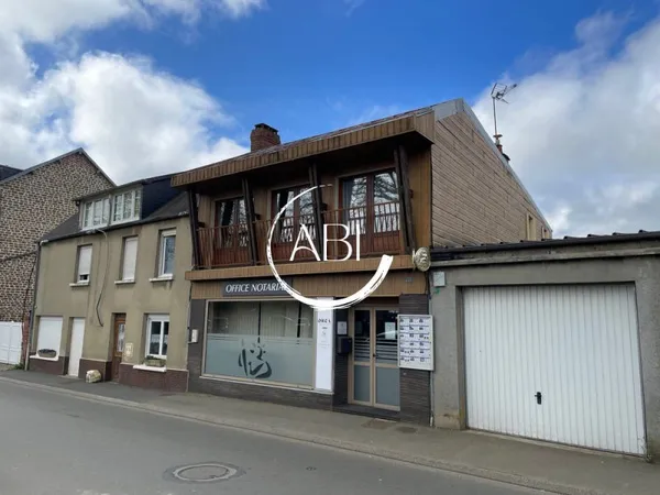 LOCAL + APT 3 PIECES à rénover - 9 900 € TTC de loyer par an