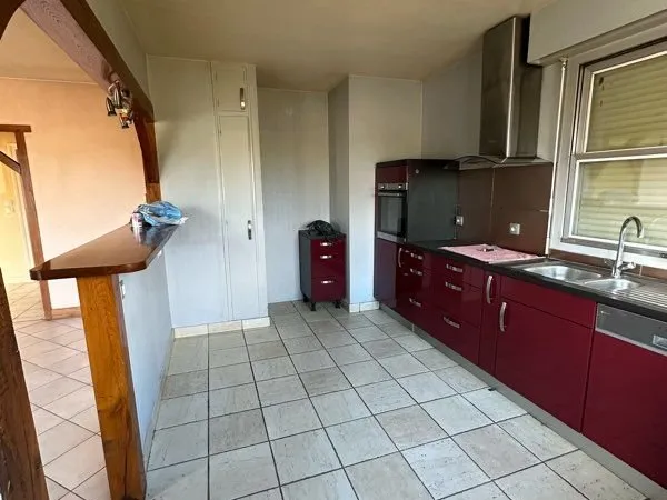 T4 lumineux 3 chambres avec terrasse + parking couvert (garage) - Gien